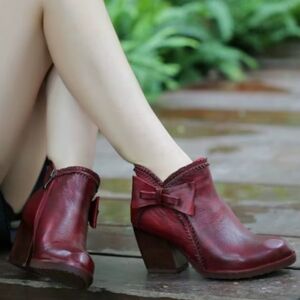 L'artiste Spring Step Liberty Black Inara Distressed Leather Red Ankle Boots